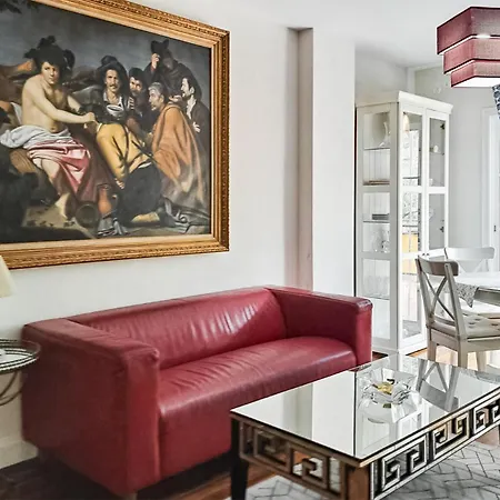 Stunning In With Jacuzzi Apartment *